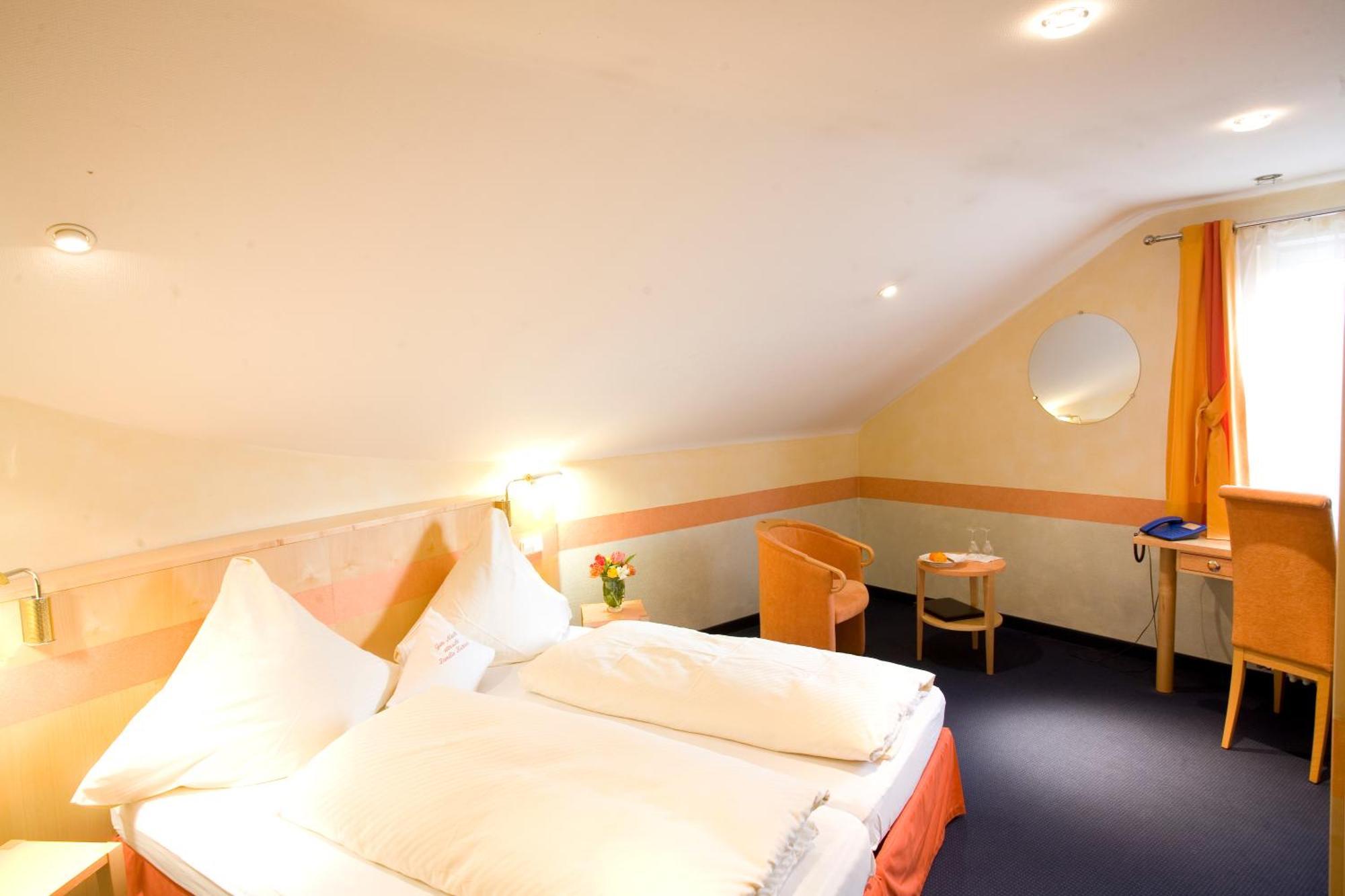 Hotel-Restaurant Steuermann Karlsruhe Esterno foto